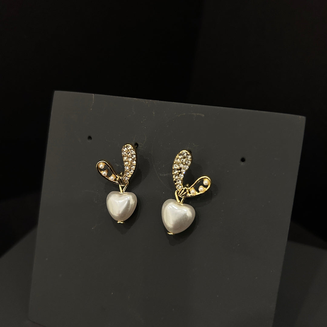 Heart Pearl Victory Earrings