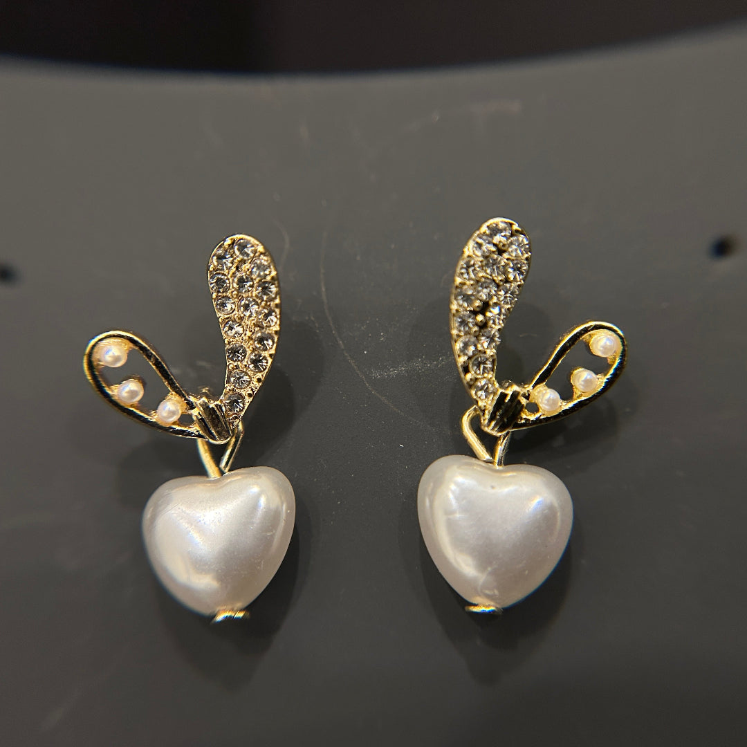 Heart Pearl Victory Earrings