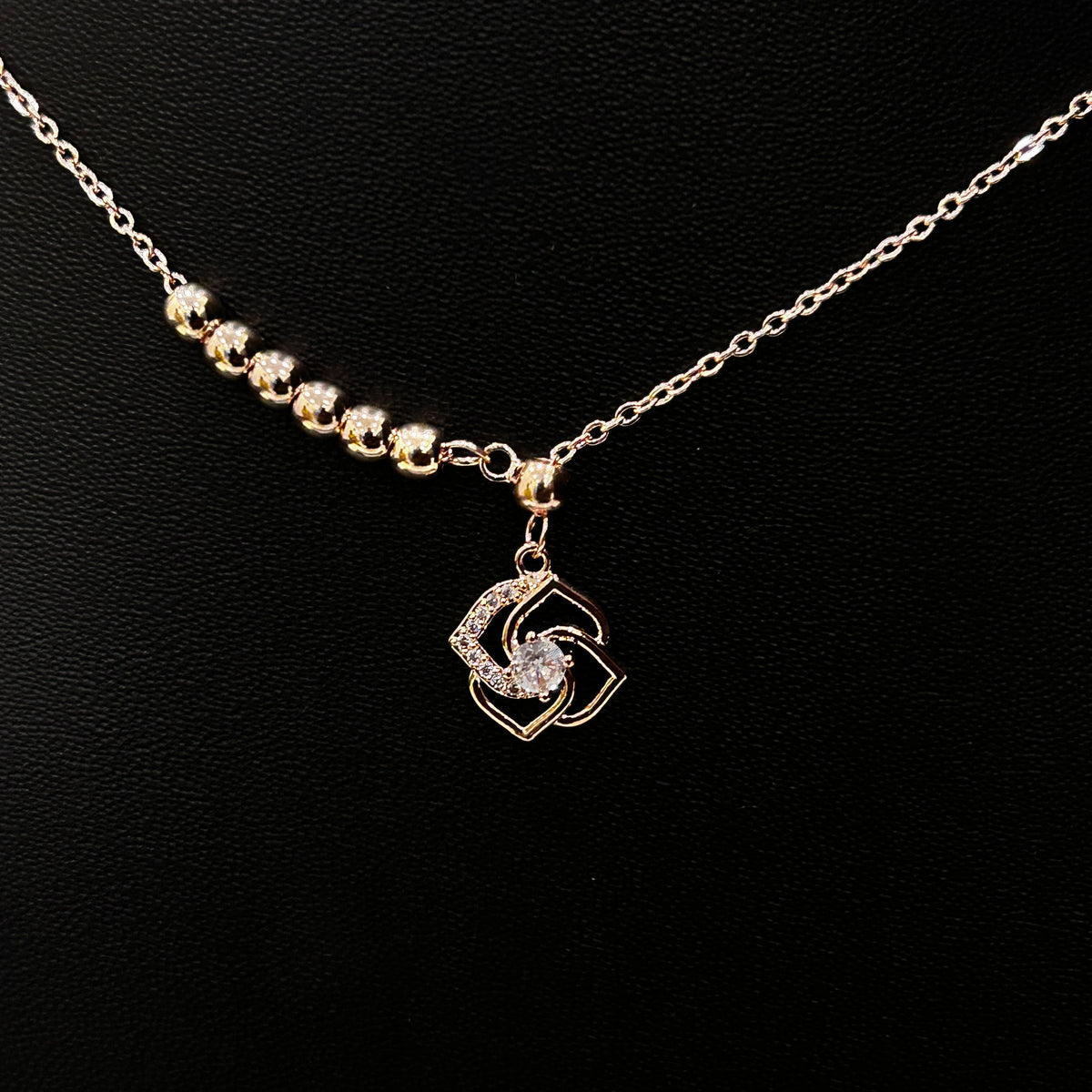 Four Leaf Rose Gold Pearl Necklace