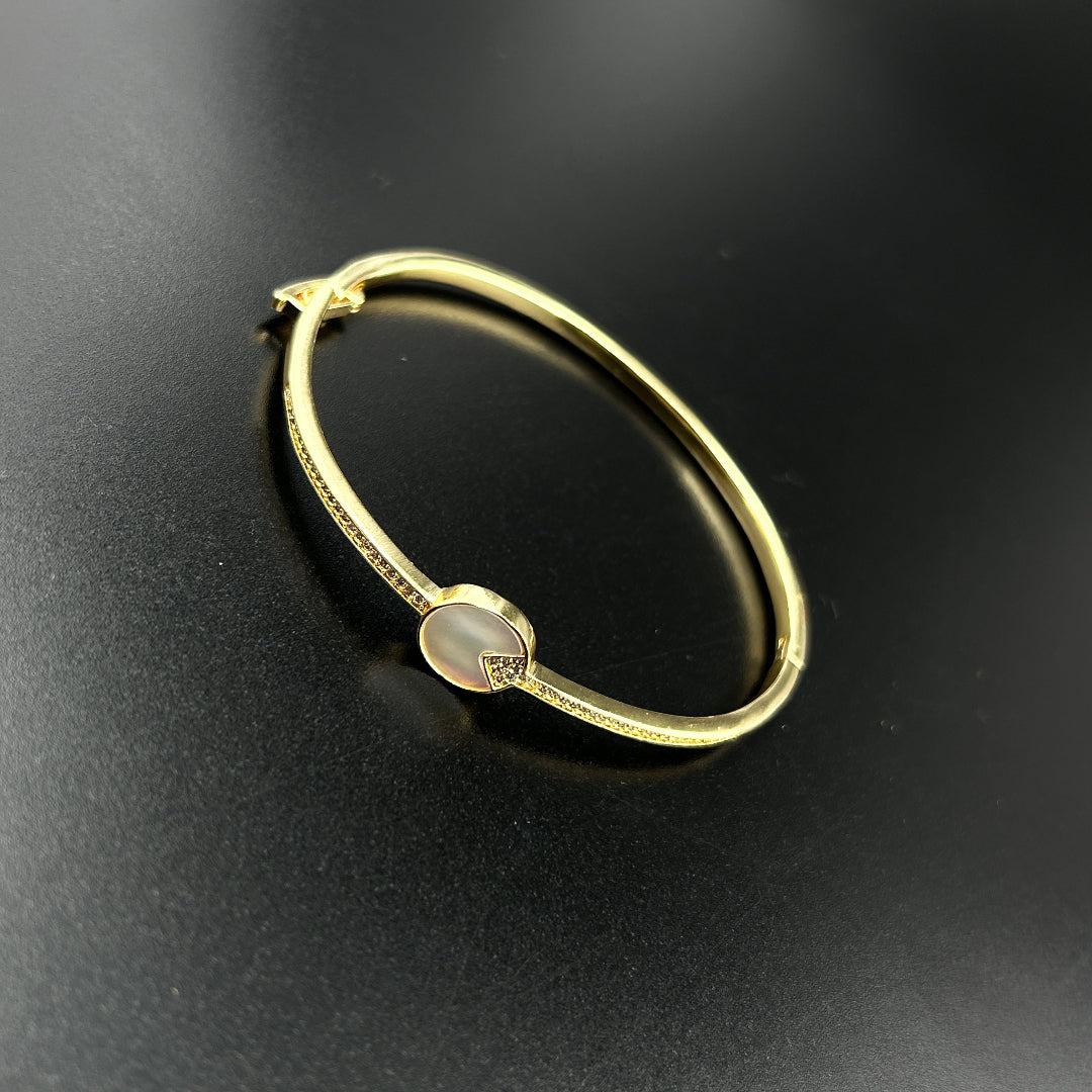 Slim Classic Dial Unique Bracelet