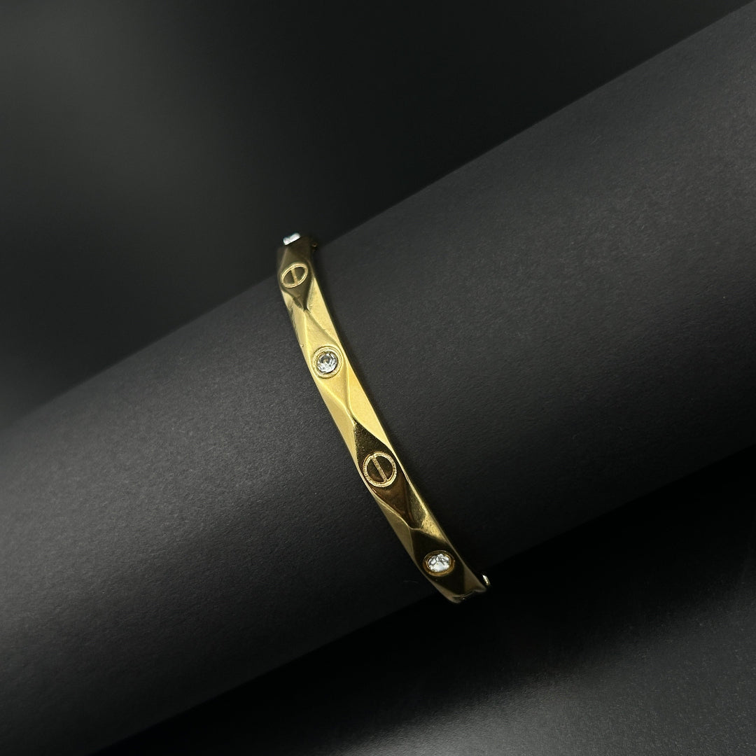 Minus Dia Style Cut Unique Premium Bracelet
