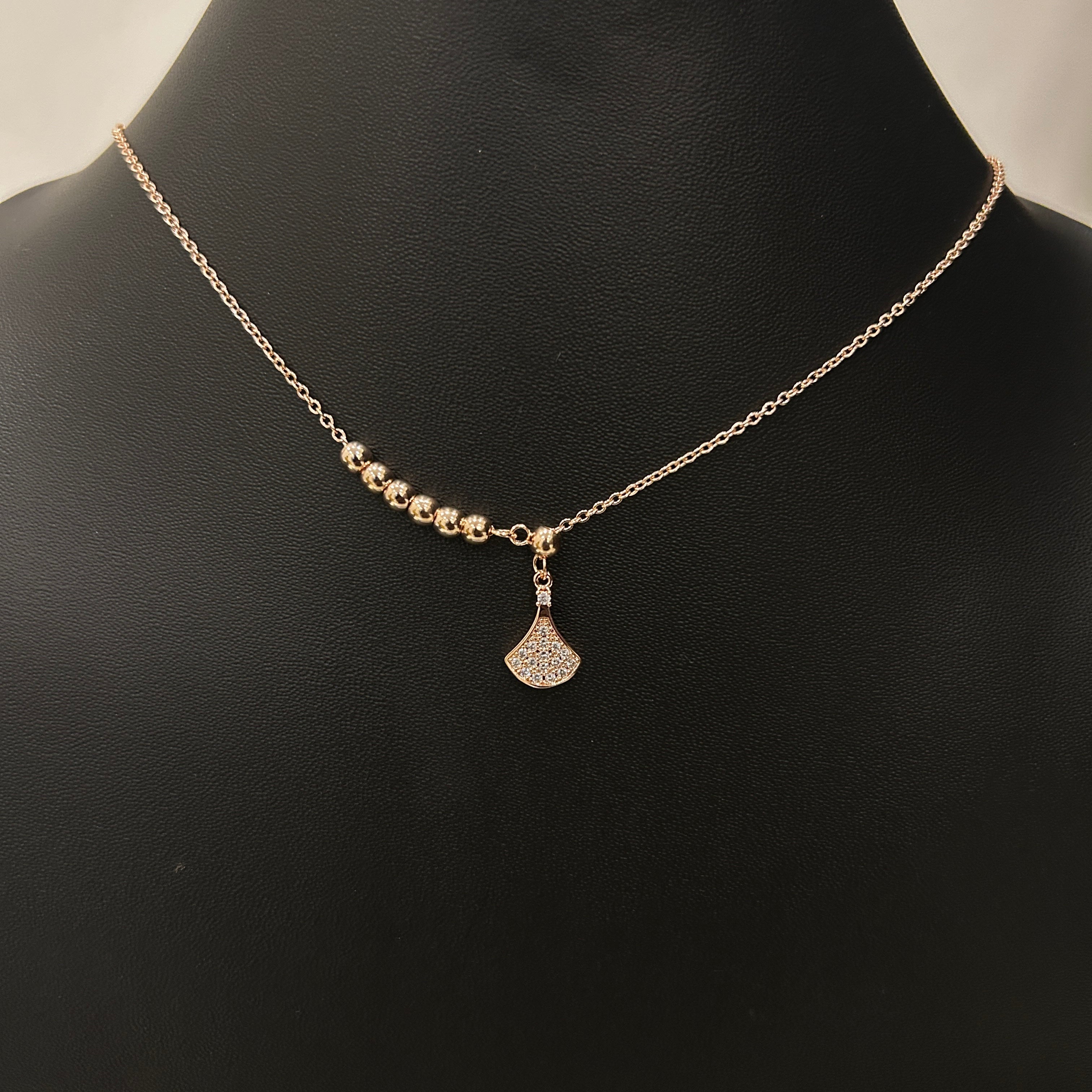 Single Leaf Rose Gold Pearl Necklace