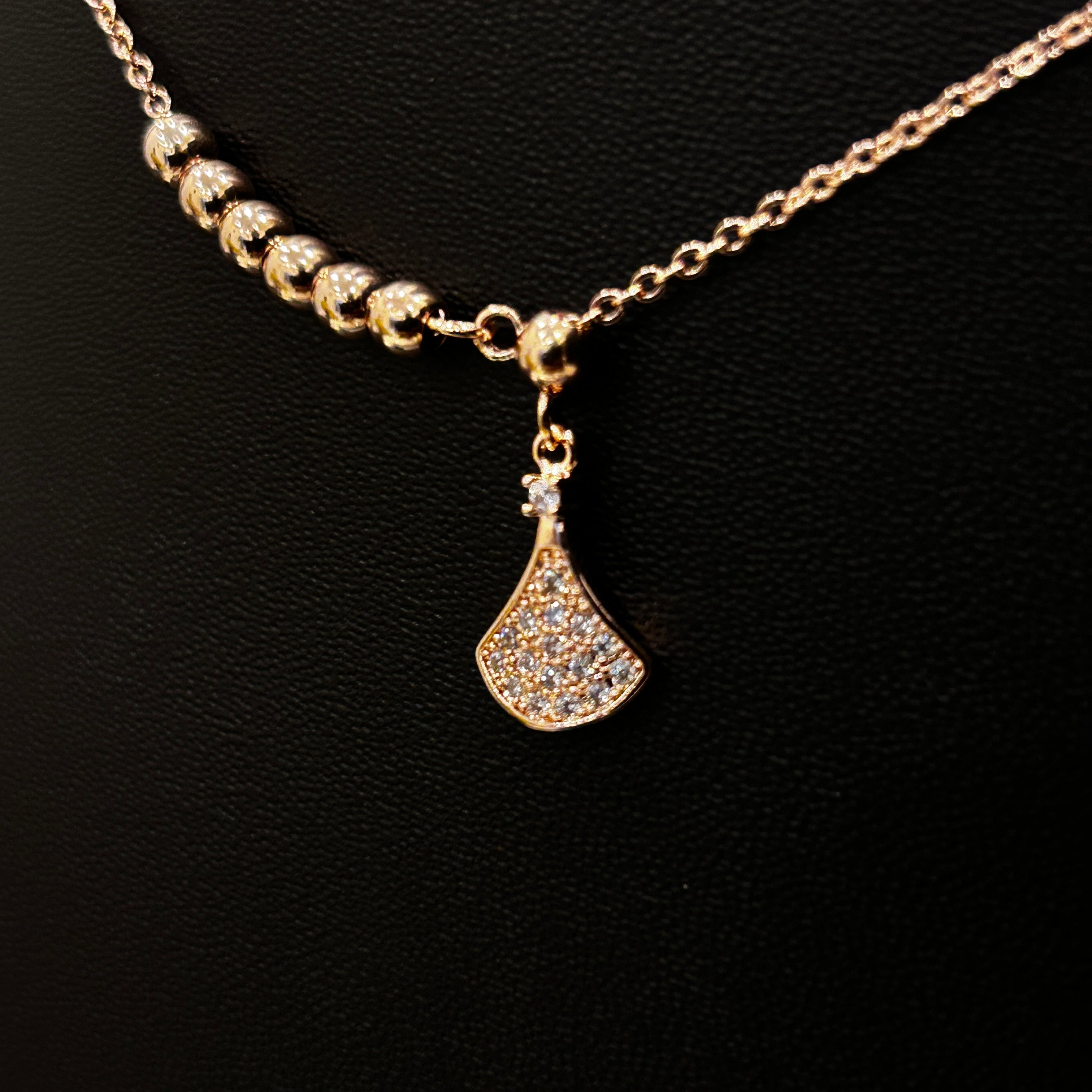 Single Leaf Rose Gold Pearl Necklace